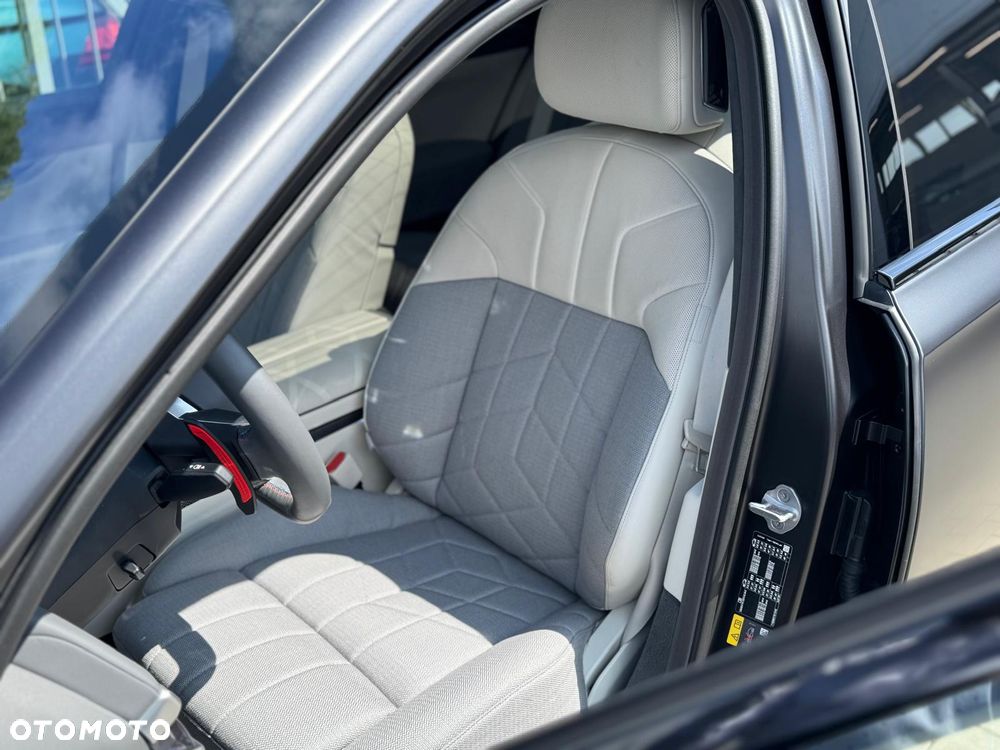 BMW Seria 7 M760e xDrive - 19