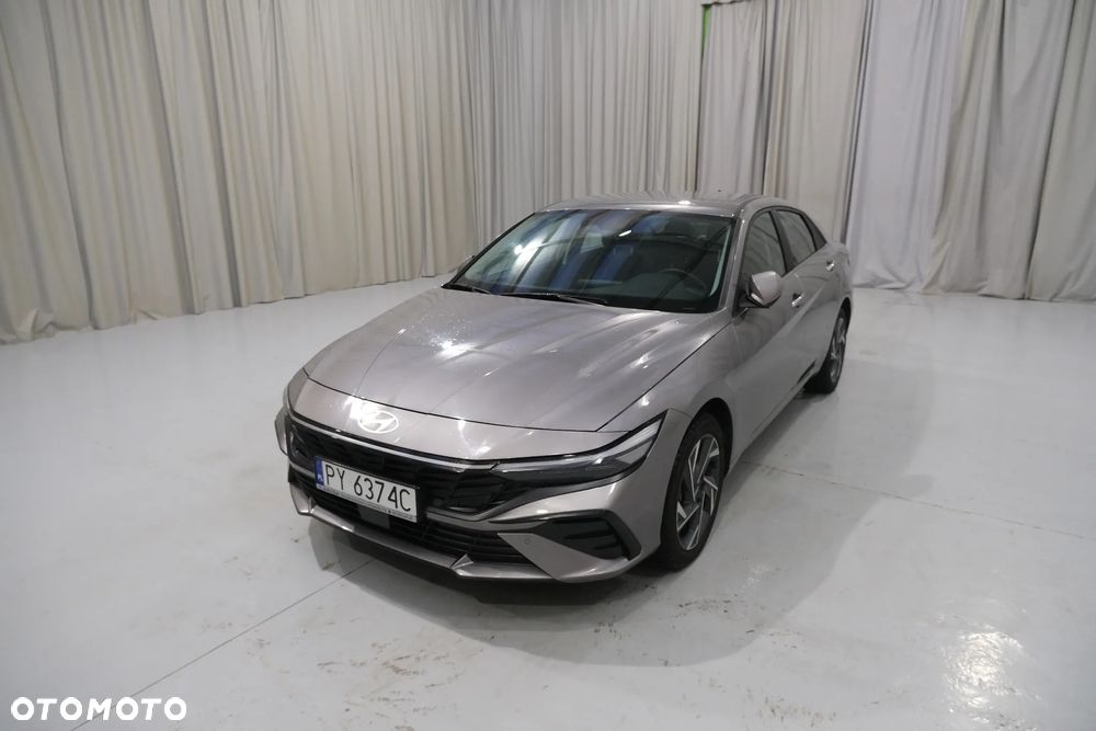 Hyundai Elantra 1.6 Smart - 1