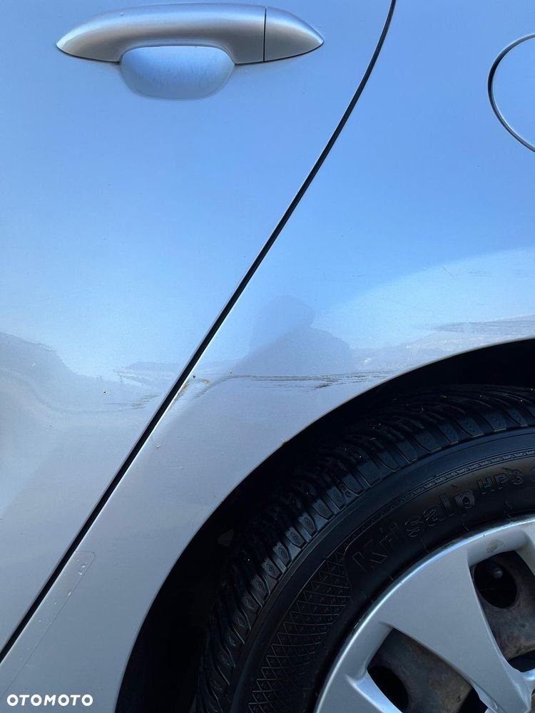 Kia Carens 1.6 GDI M EU6 - 13