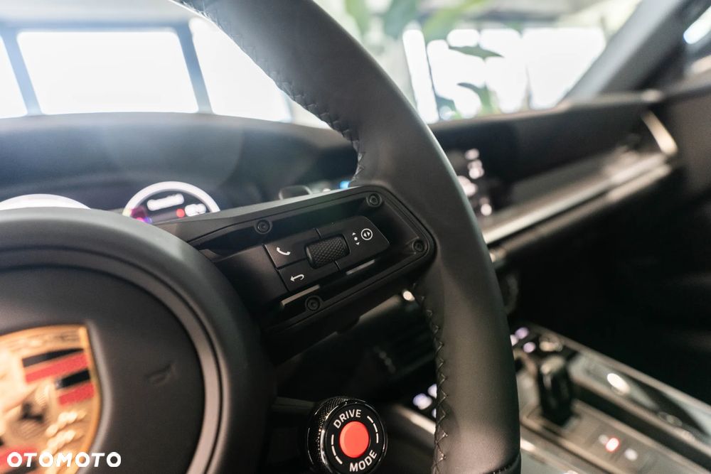 Porsche 911 Carrera 4S - 19