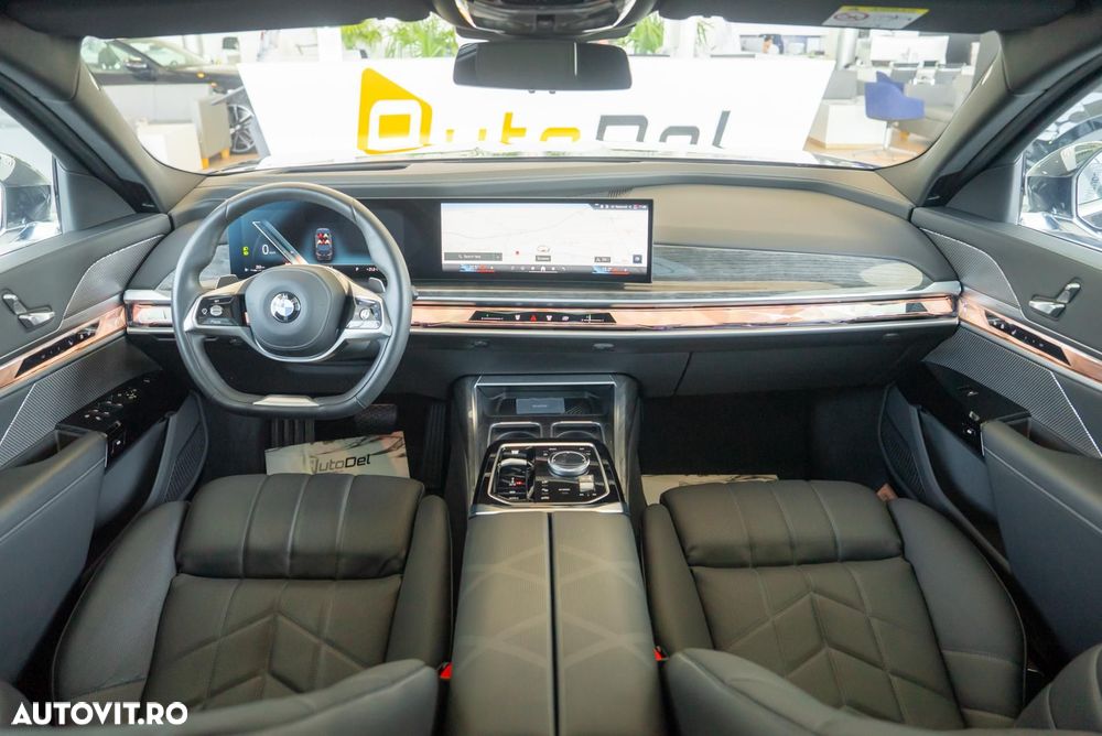 BMW Seria 7 740d xDrive MHEV - 24