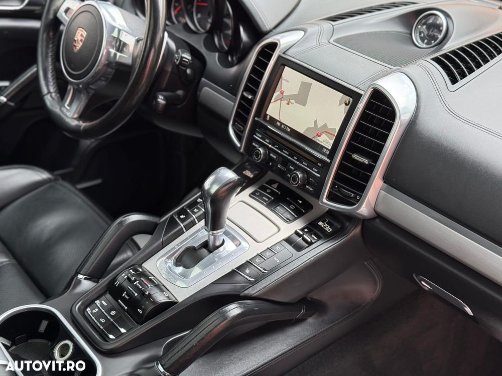 Porsche Cayenne 2011 photo 3