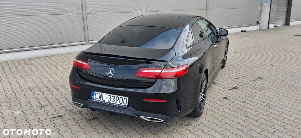 Mercedes-Benz Klasa E 220 d 4Matic 9G-TRONIC AMG Line - 8