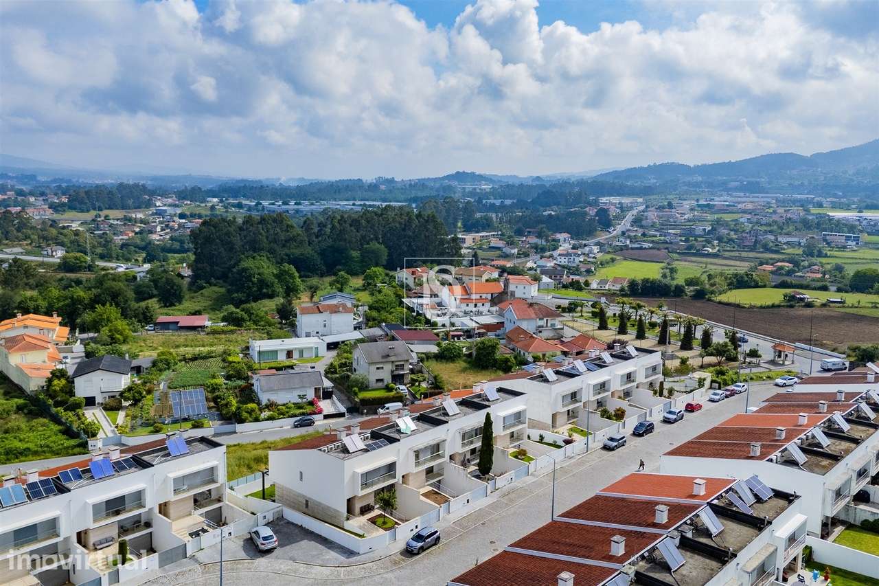 Moradia em Banda T4 Venda em Gamil e Midões,Barcelos - Grande imagem: 3/60
