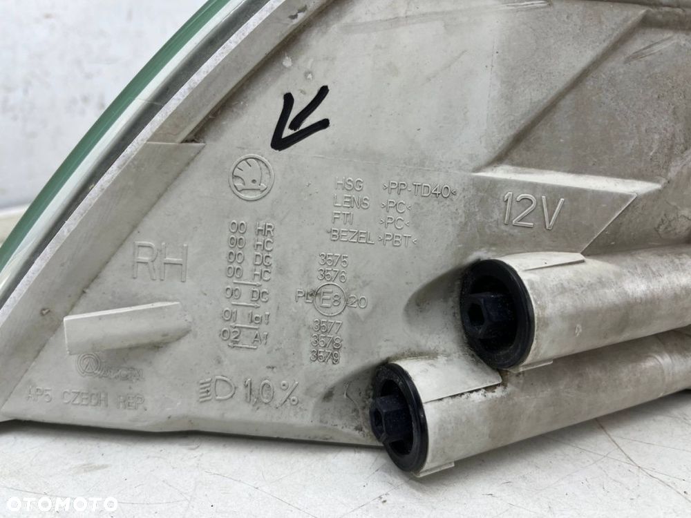 Lampa reflektor Skoda Octavia 2 II 04-08r. prawa przednia Europa zwykła H7 H1 oryginal - 13