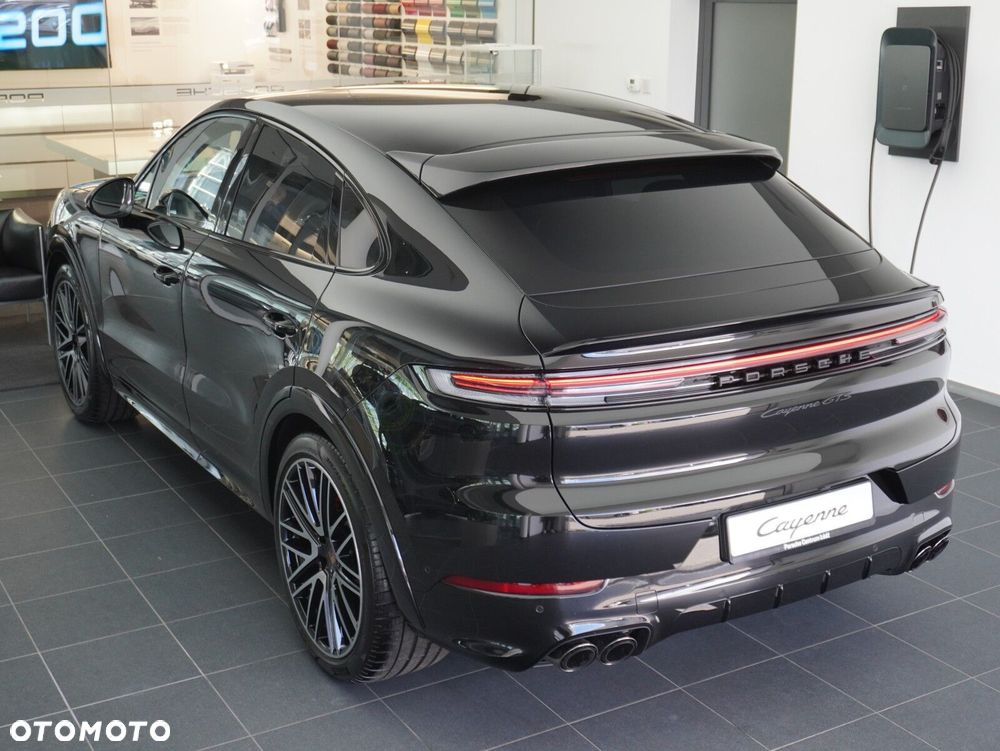 Porsche Cayenne GTS - 18