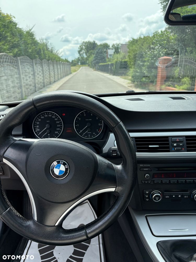 BMW Seria 3 320i - 15