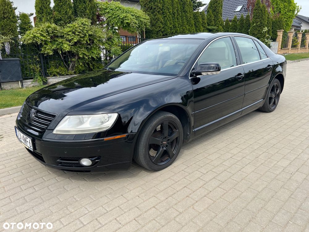Volkswagen Phaeton - 1