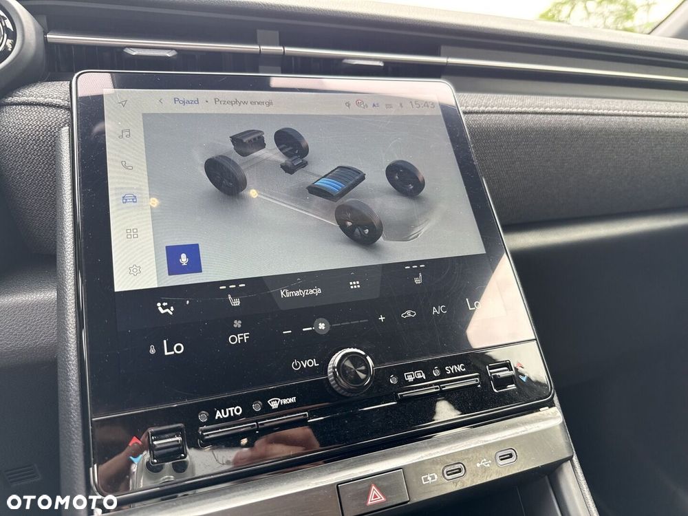 Lexus LBX 1.5 Hybrid - 12