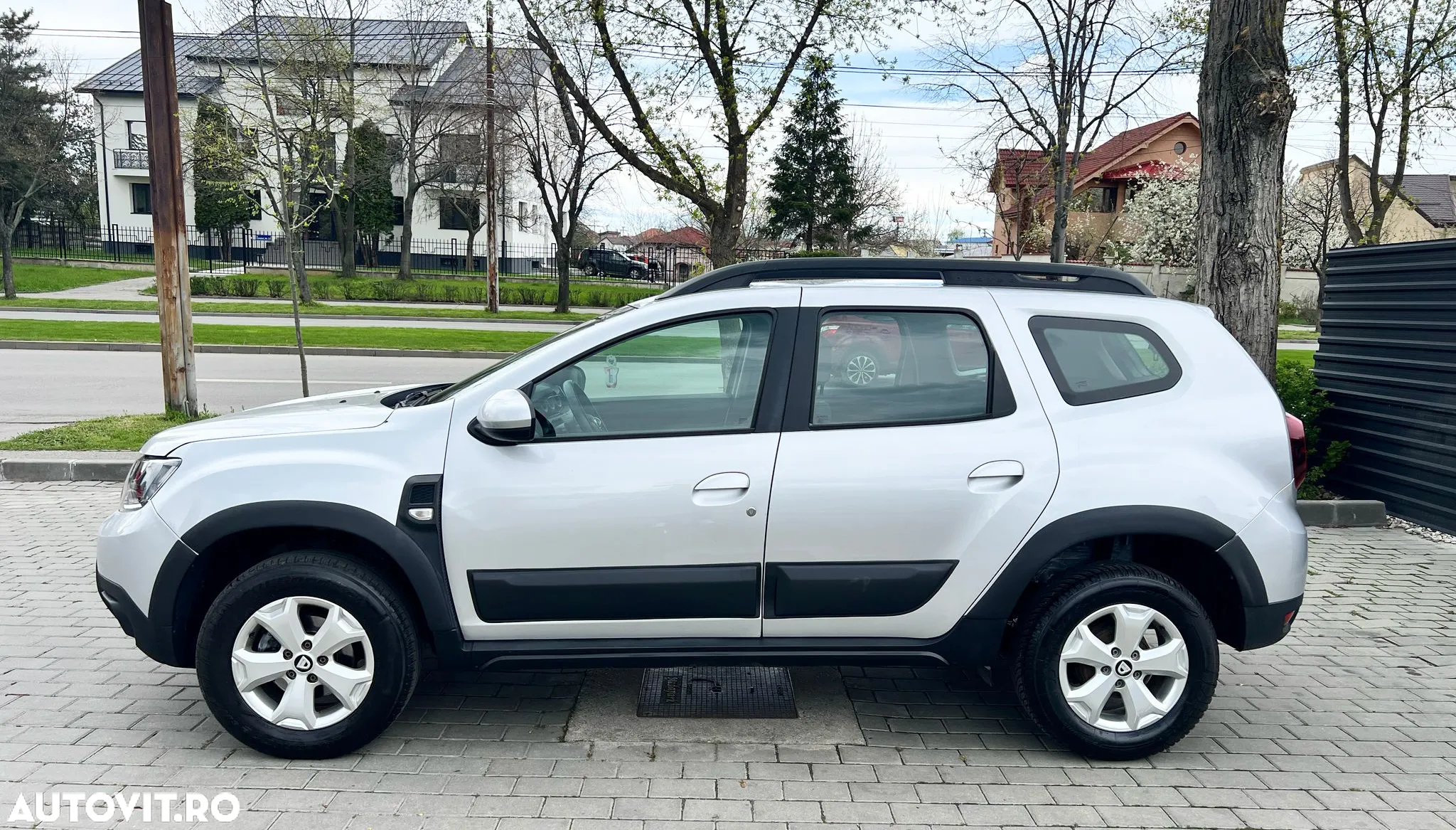 Dacia Duster 1.5 dCi 4x2 Laureate - 4