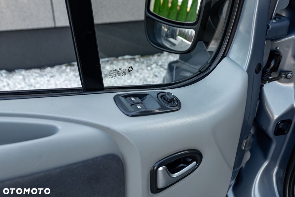 Renault Trafic FAP Grand Passenger Black Edition - 18