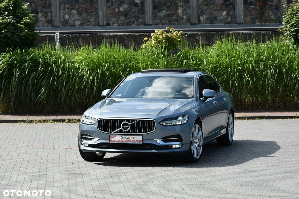 Volvo S90 - 2