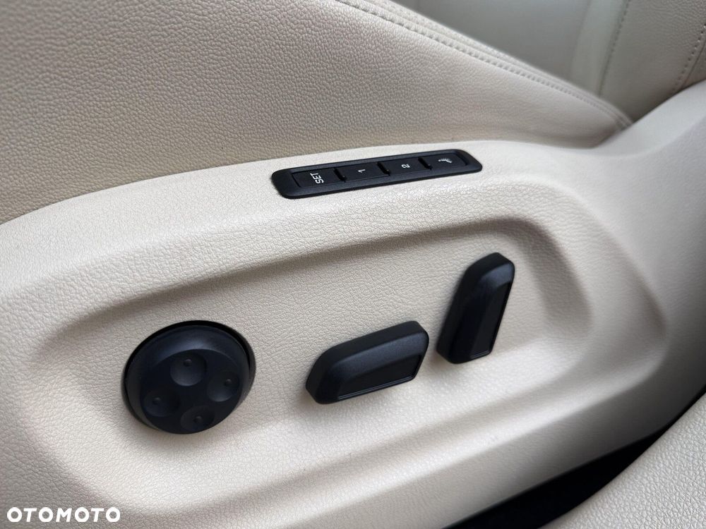 Volkswagen Sharan - 12