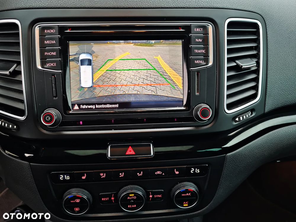 Volkswagen Sharan 2.0 TDI DSG (BlueMotion Technology) Highline - 23