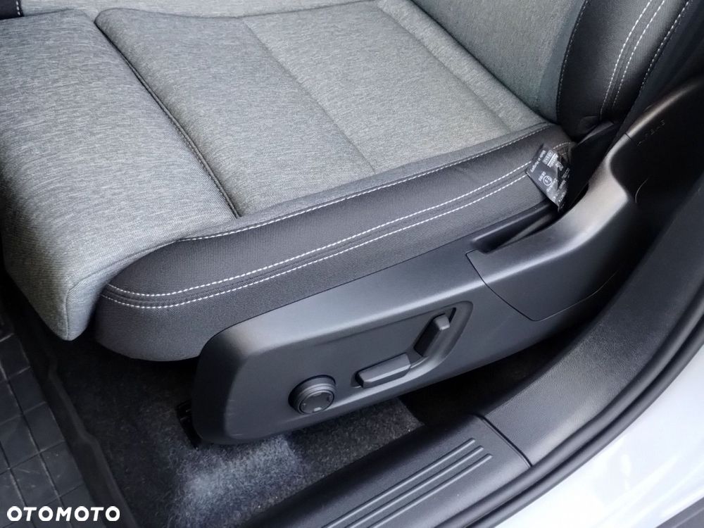 Volvo XC 40 - 18