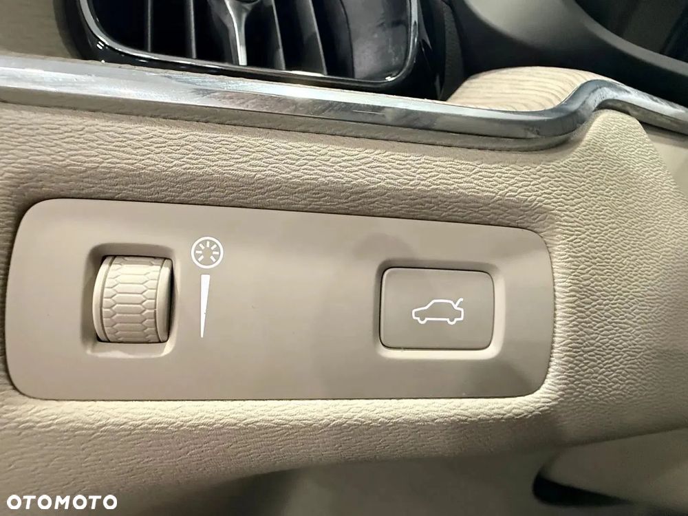 Volvo XC 60 T5 GPF AWD Inscription - 36