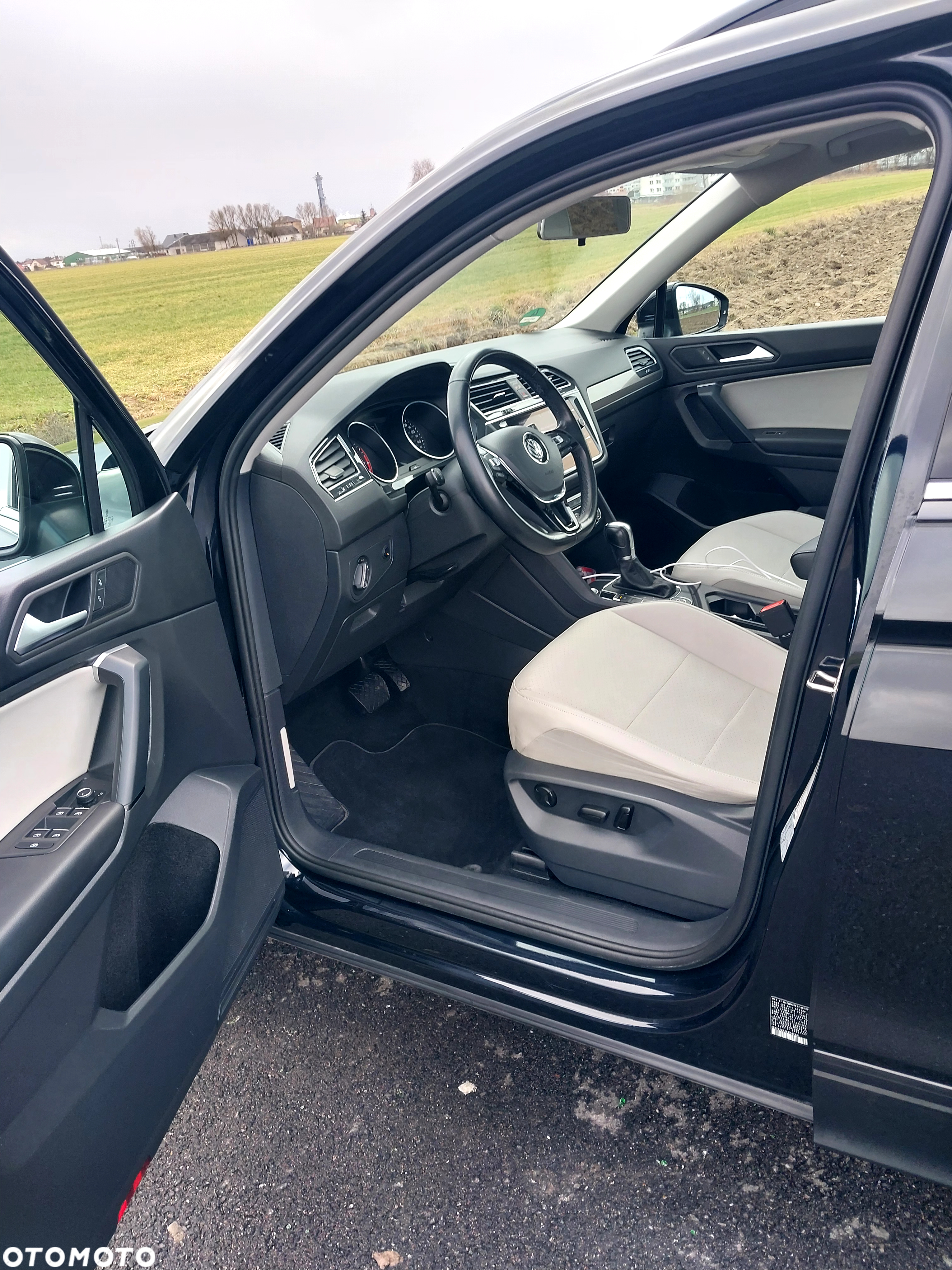 Volkswagen Tiguan - 13