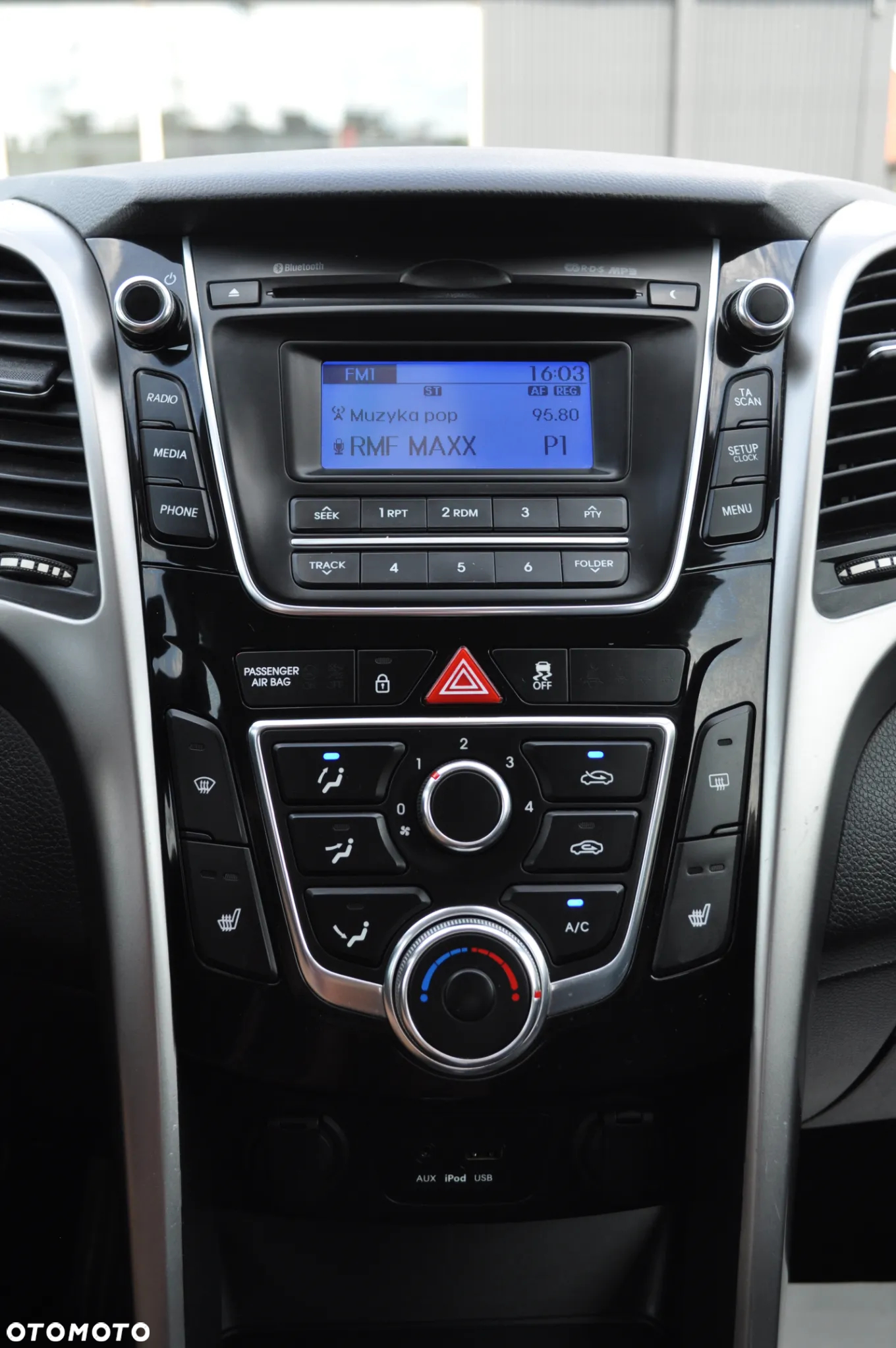 Hyundai i30 1.4 Fifa World Cup Edition - 25
