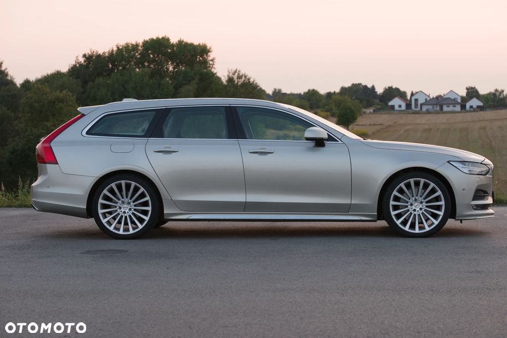 Volvo V90 D5 AWD Momentum - 8