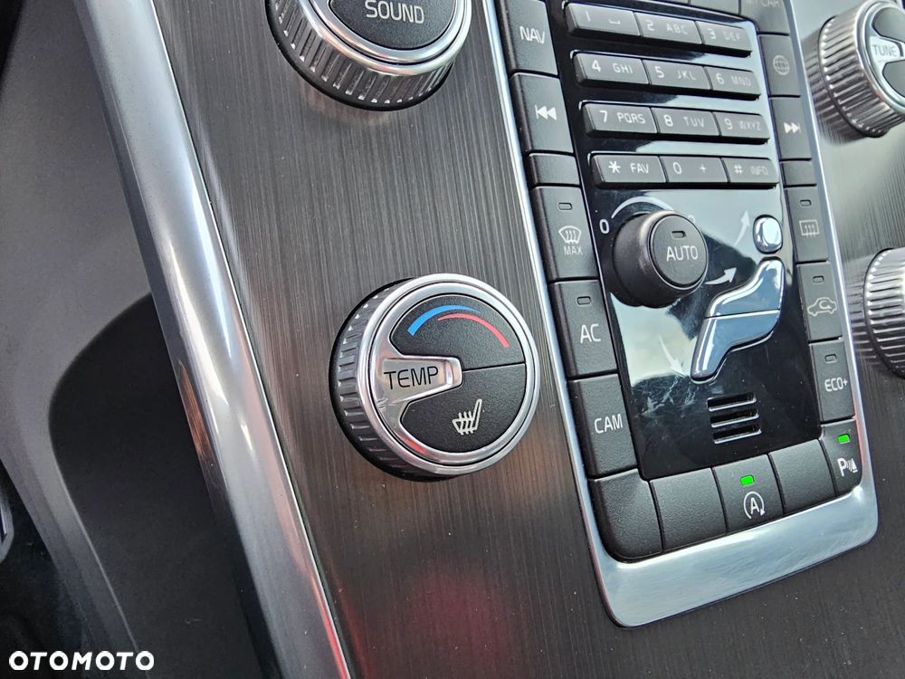 Volvo XC 60 D4 Geartronic Summum - 24