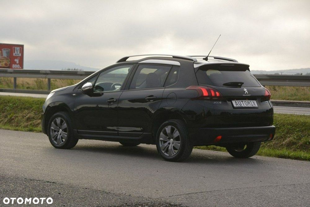 Peugeot 2008 1.2 Pure Tech Style EU6 - 5