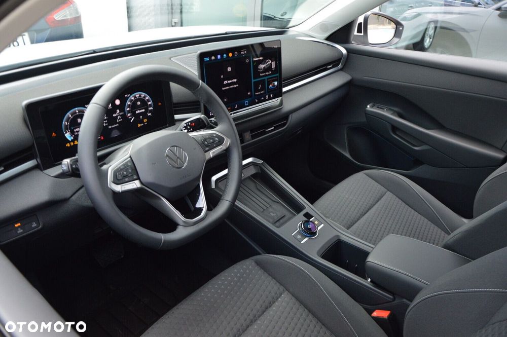 Volkswagen T-Roc - 11