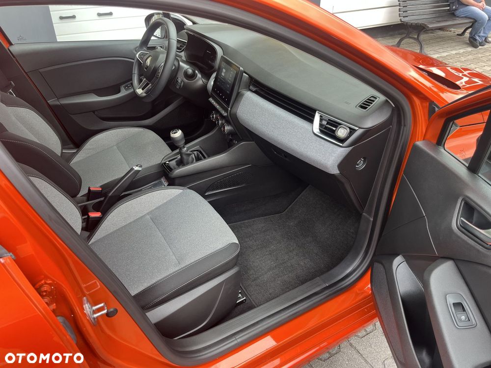 Renault Clio - 19