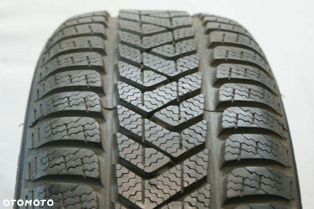 205/60R16 PIRELLI WINTER SOTTOZERO 3 , 6,5mm 19130 - 1