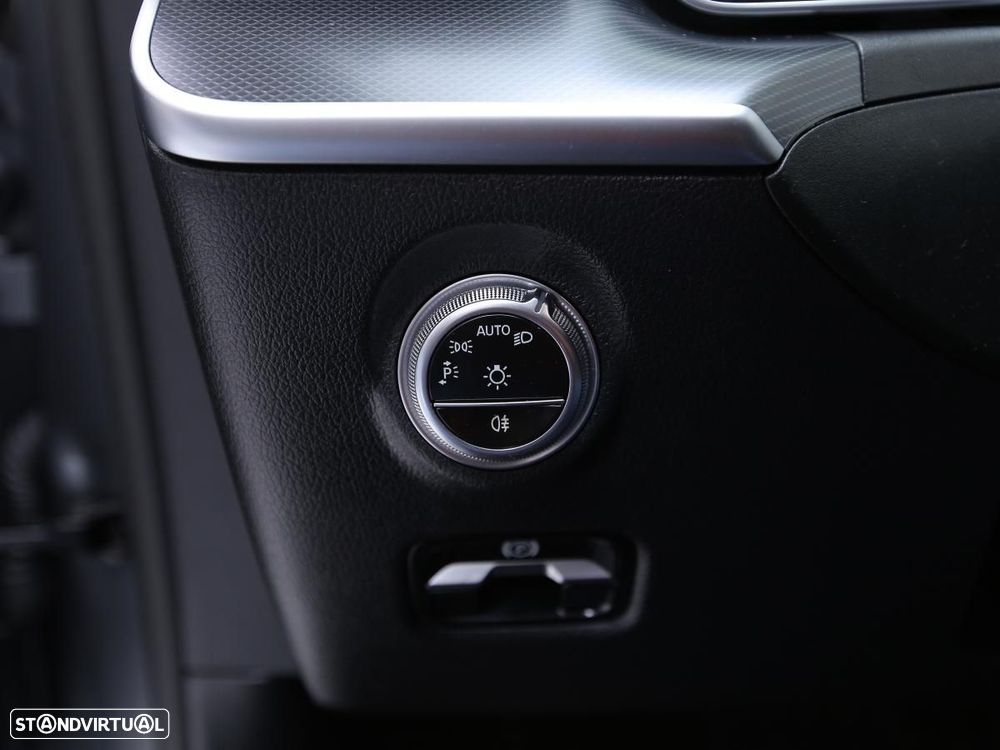 Mercedes-Benz C 180 9G-TRONIC Avantgarde Advanced - 16