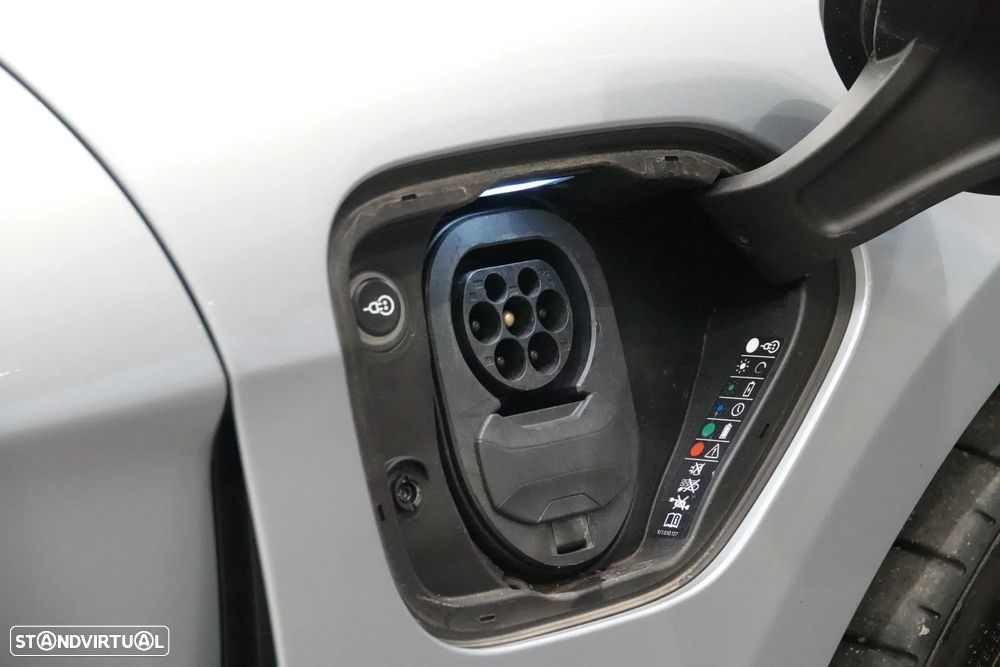 Porsche Taycan 4S - 18