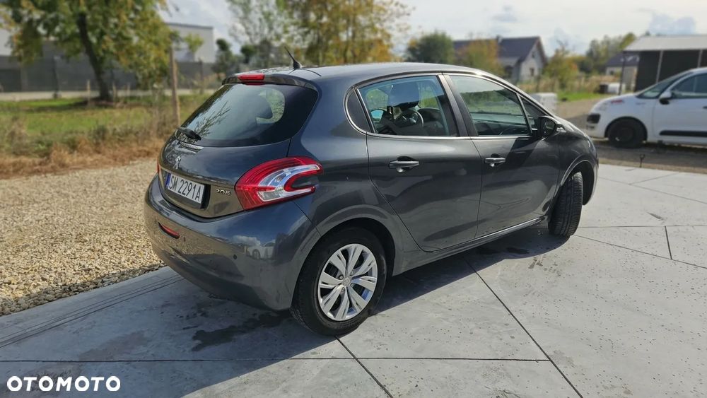 Peugeot 208 2013 photo 3