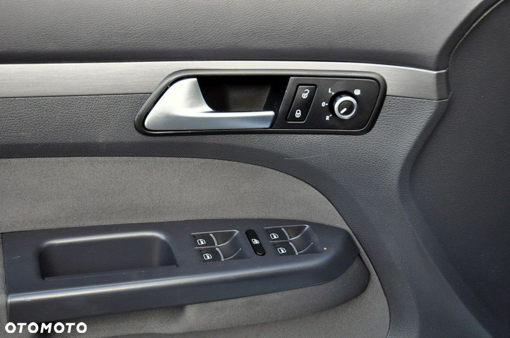 Volkswagen Touran - 37