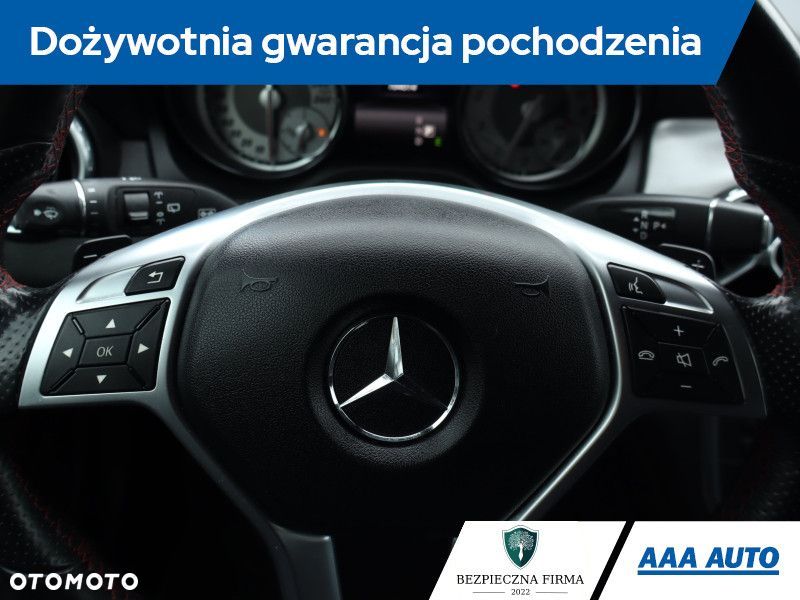 Mercedes-Benz GLA - 21