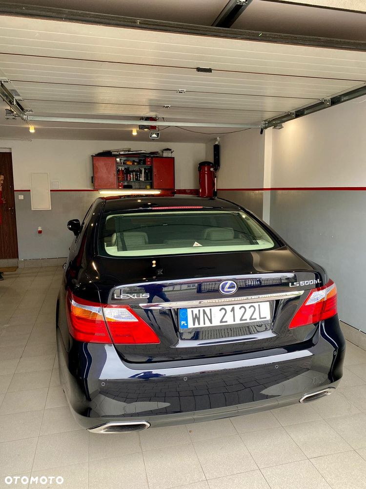 Lexus LS 600h L Superior - 20