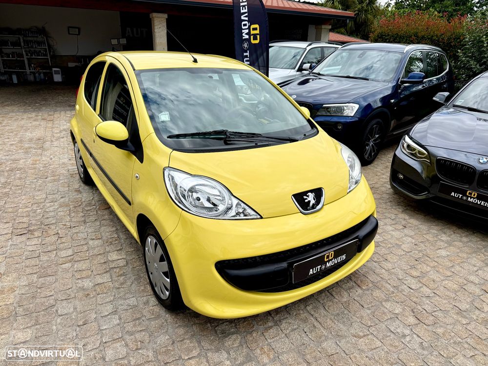 Peugeot 107 1.0 Urban - 25
