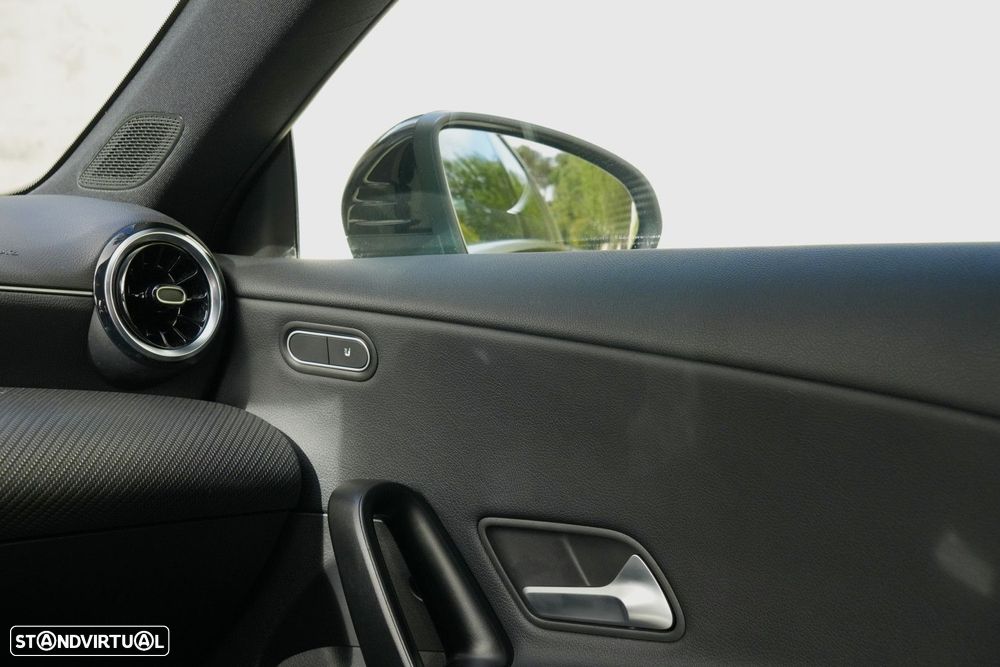 Mercedes-Benz CLA 180 Standard - 23