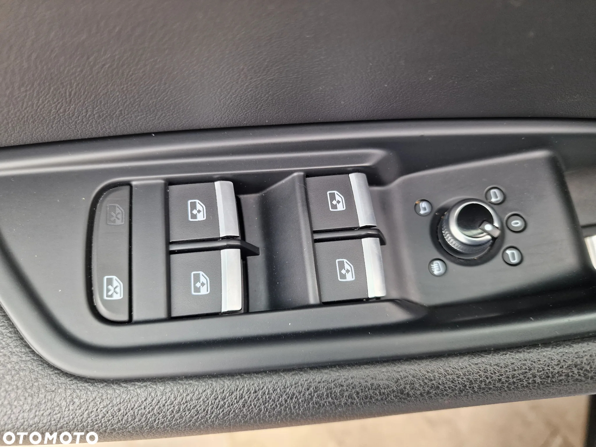 Audi A4 Avant 30 TDI S tronic advanced - 19