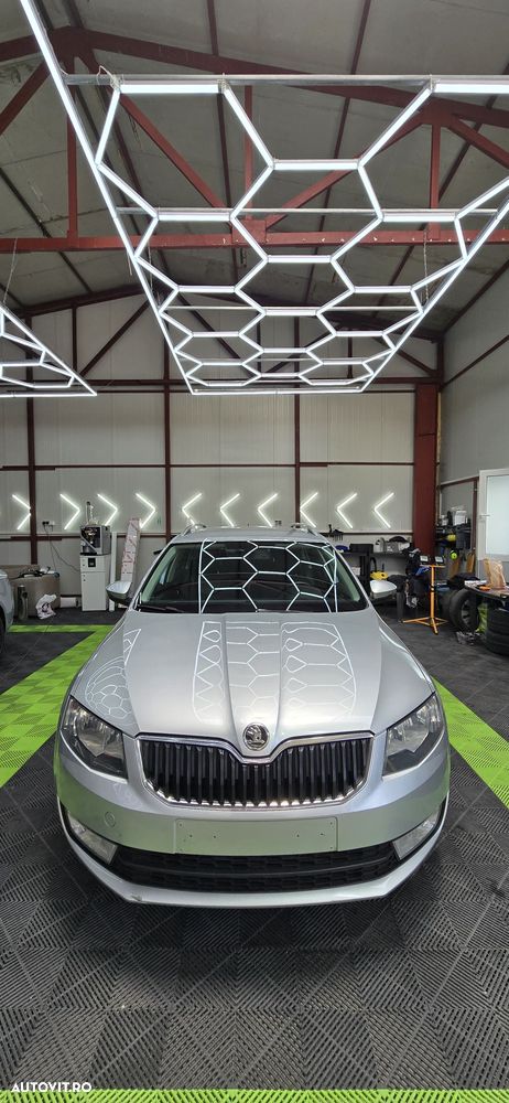 Skoda Octavia 1.6 TDI DSG Ambition - 5