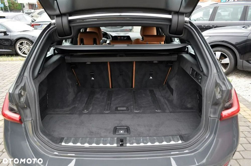 BMW Seria 3 330d Luxury Line - 29