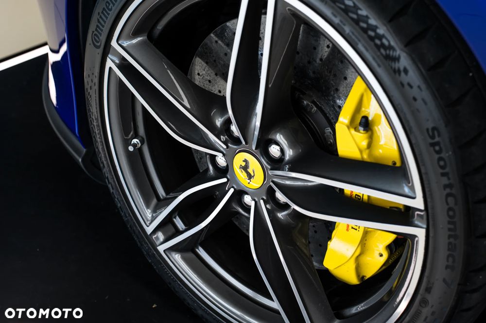 Ferrari Roma - 12