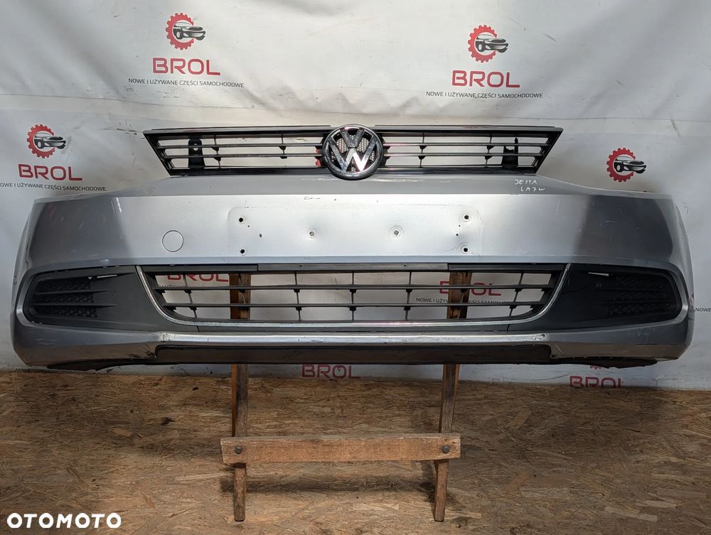 ZDERZAK PRZEDNI VW JETTA 10-15 LA7W - 1