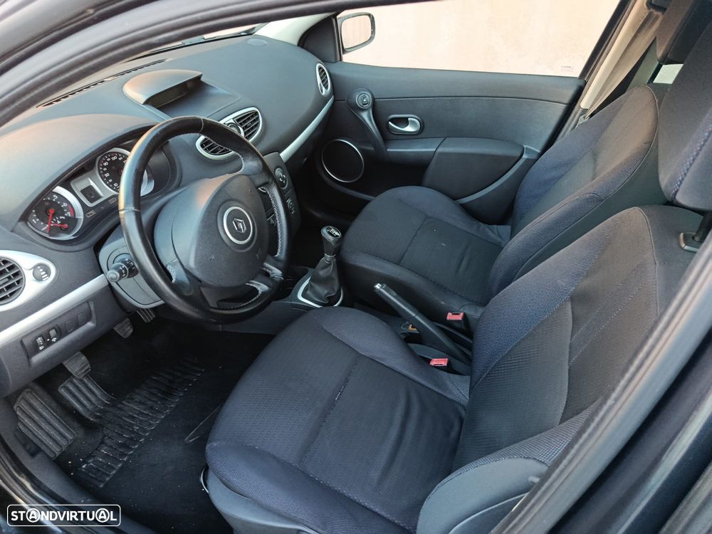 Renault Clio 2007 photo 4