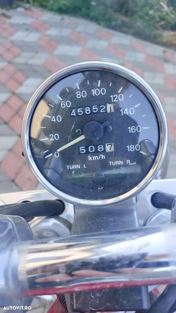Suzuki VS 800GL Intruder - 4
