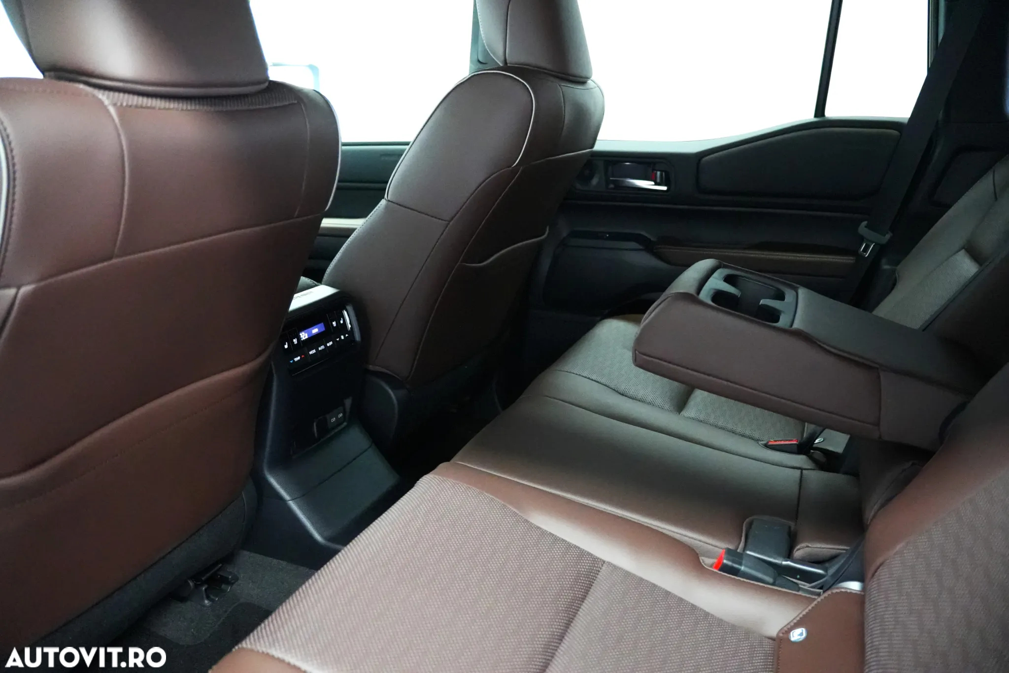 Toyota Land Cruiser 2.8 D-4D Automatik First Edition - 9