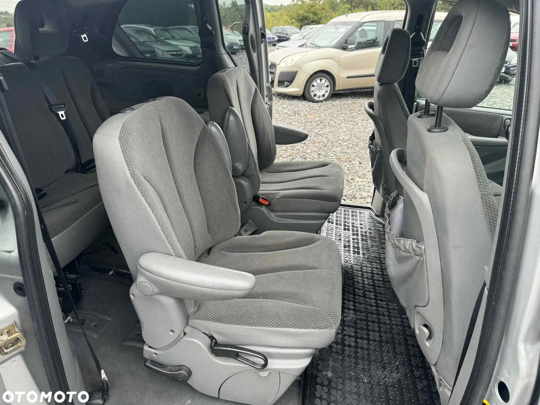 Chrysler Voyager 2.8 LX CRD - 16
