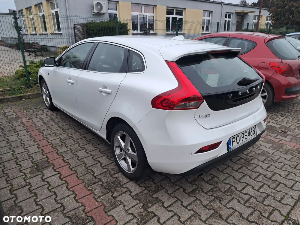 Volvo V40 D3 Drive-E Ocean Race - 3