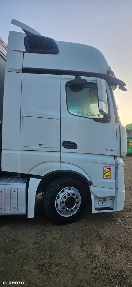 Mercedes-Benz Actros - 3