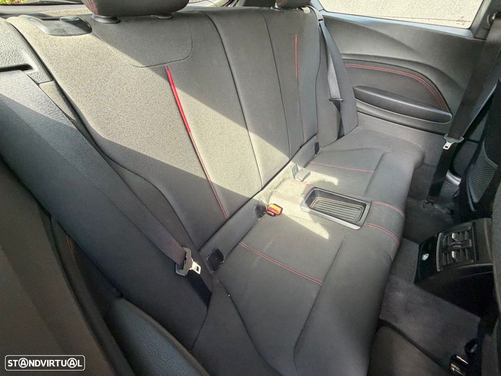 BMW 118 d Sport Line - 12