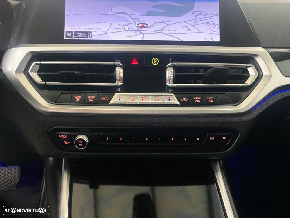 BMW 318 d Line Sport Auto - 32