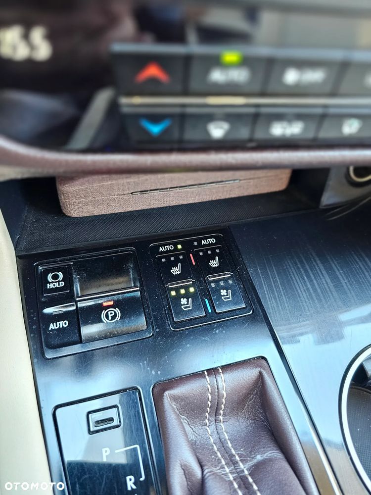 Lexus RX - 14